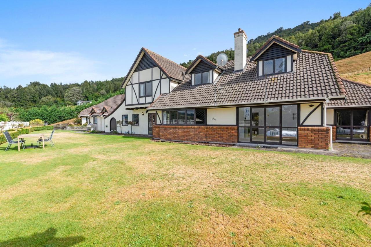 Skyline Mountain View Lodge Up To 16 People Rotorua Exteriör bild
