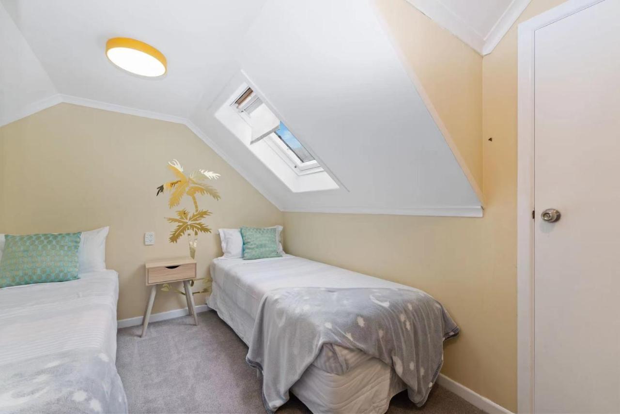 Skyline Mountain View Lodge Up To 16 People Rotorua Exteriör bild